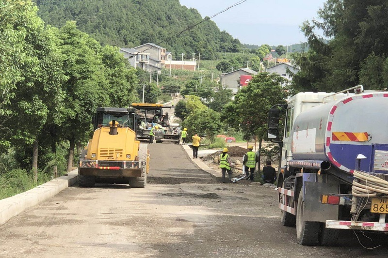 路橋集團搶晴天、戰(zhàn)雨天、斗夜間  全力以赴推進國道347項目建設(shè)