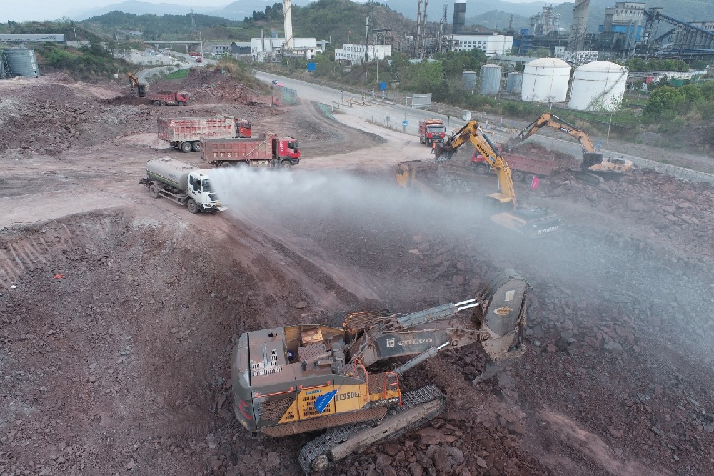 不停工、不斷檔，假期建設(shè)忙！